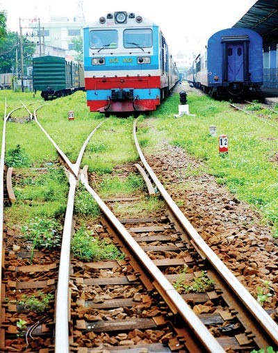 A HCMC-Hanoi train (Illustrative photo: SGGP) A HCMC-Hanoi train (Illustrative photo: SGGP)